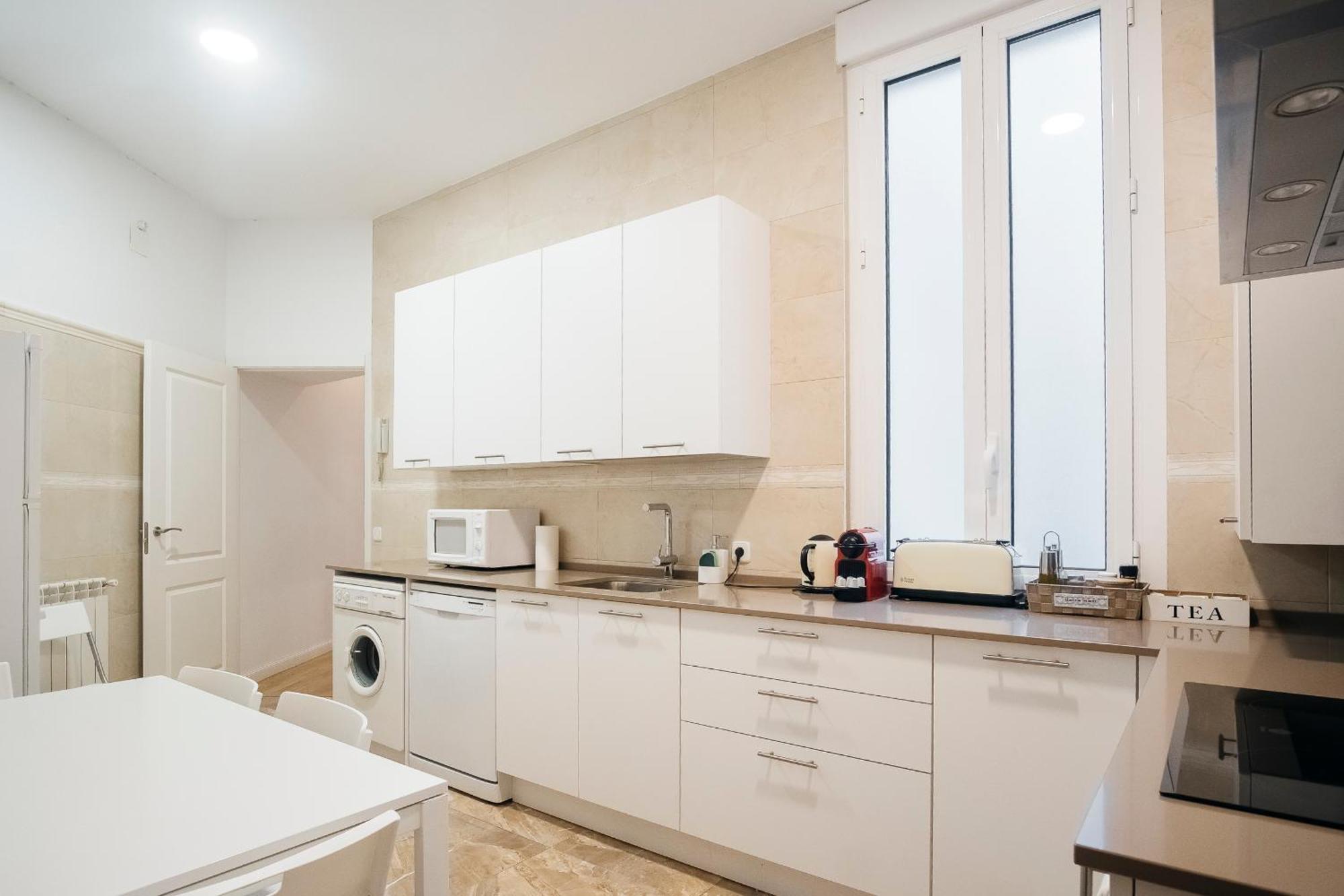 Fantastico 4R + 3B En Madrid Centro Leilighet Eksteriør bilde